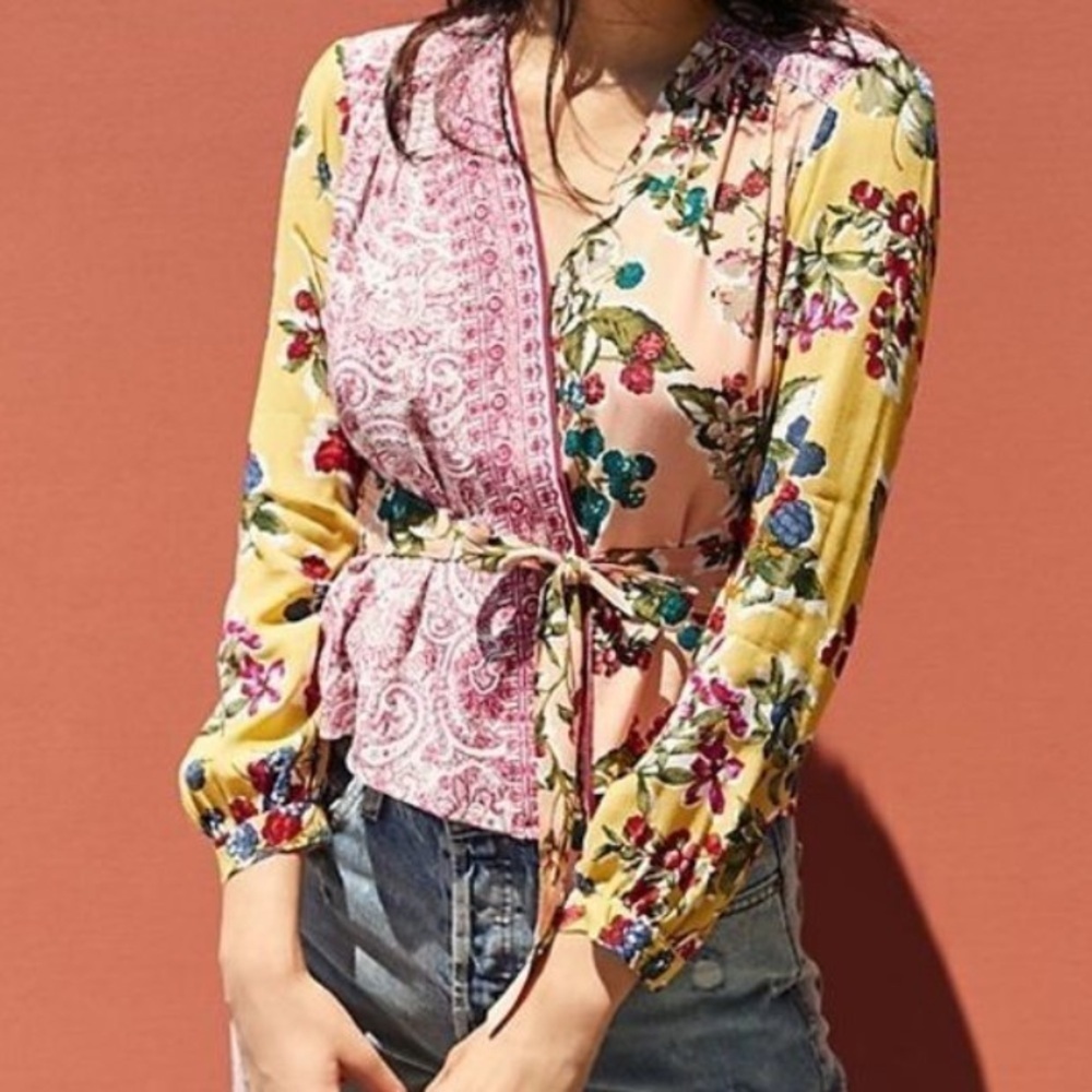 Anthropologie Meadow Rue wrap top size 4,gorgeous print long sleeve